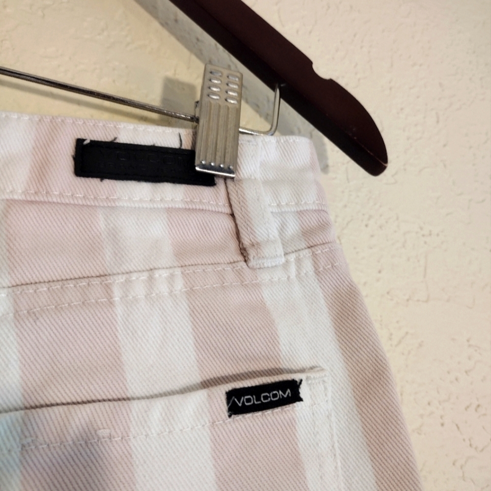 Volcom Pink And White High Rise Cuffed Shorts - Picture 5 of 6